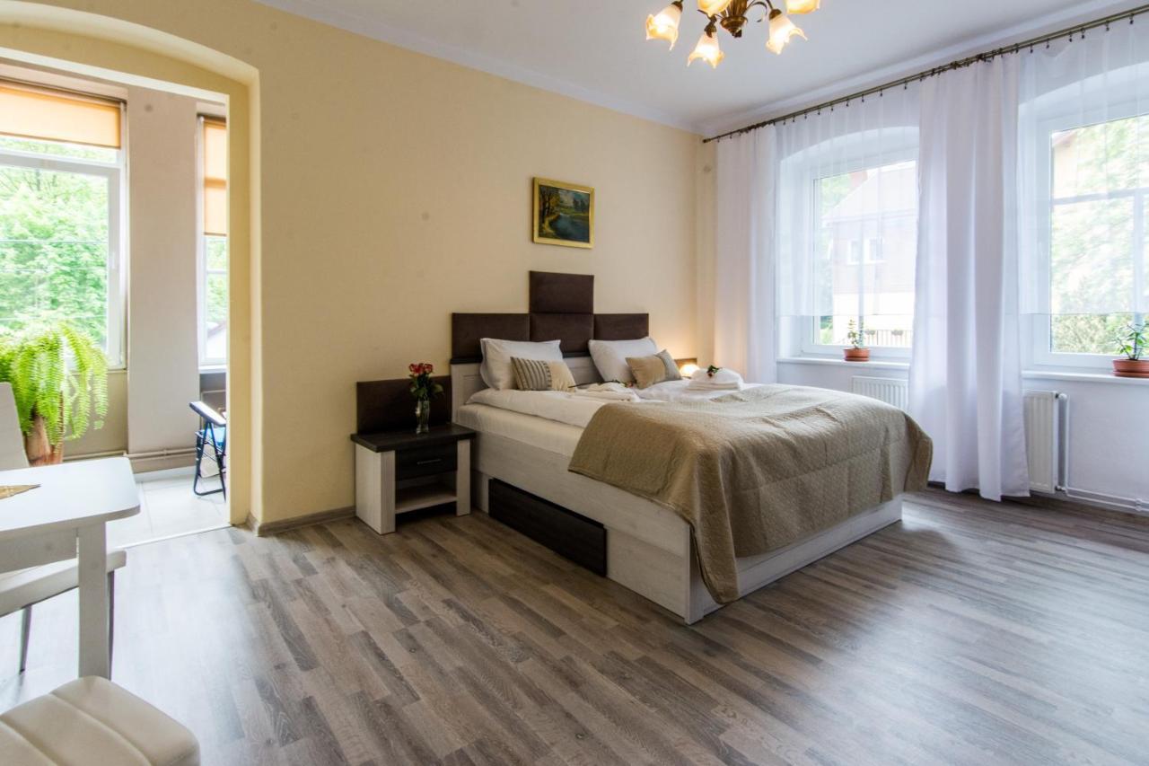 Apartamenty Izerskie - Ul. Wczasowa 8 Świeradów-Zdrój Exterior foto